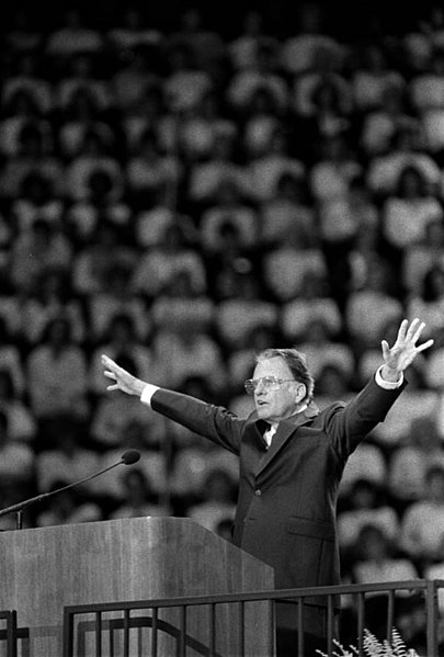  "Foley, Mark T., 1943-Billy Graham speaks to the crowds - Tallahassee, Florida, Public domain, via Wikimedia Commons"